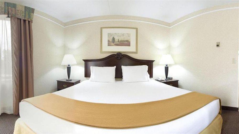 Candlewood Suites Grand Rapids Airport By Ihg Каскейд Экстерьер фото