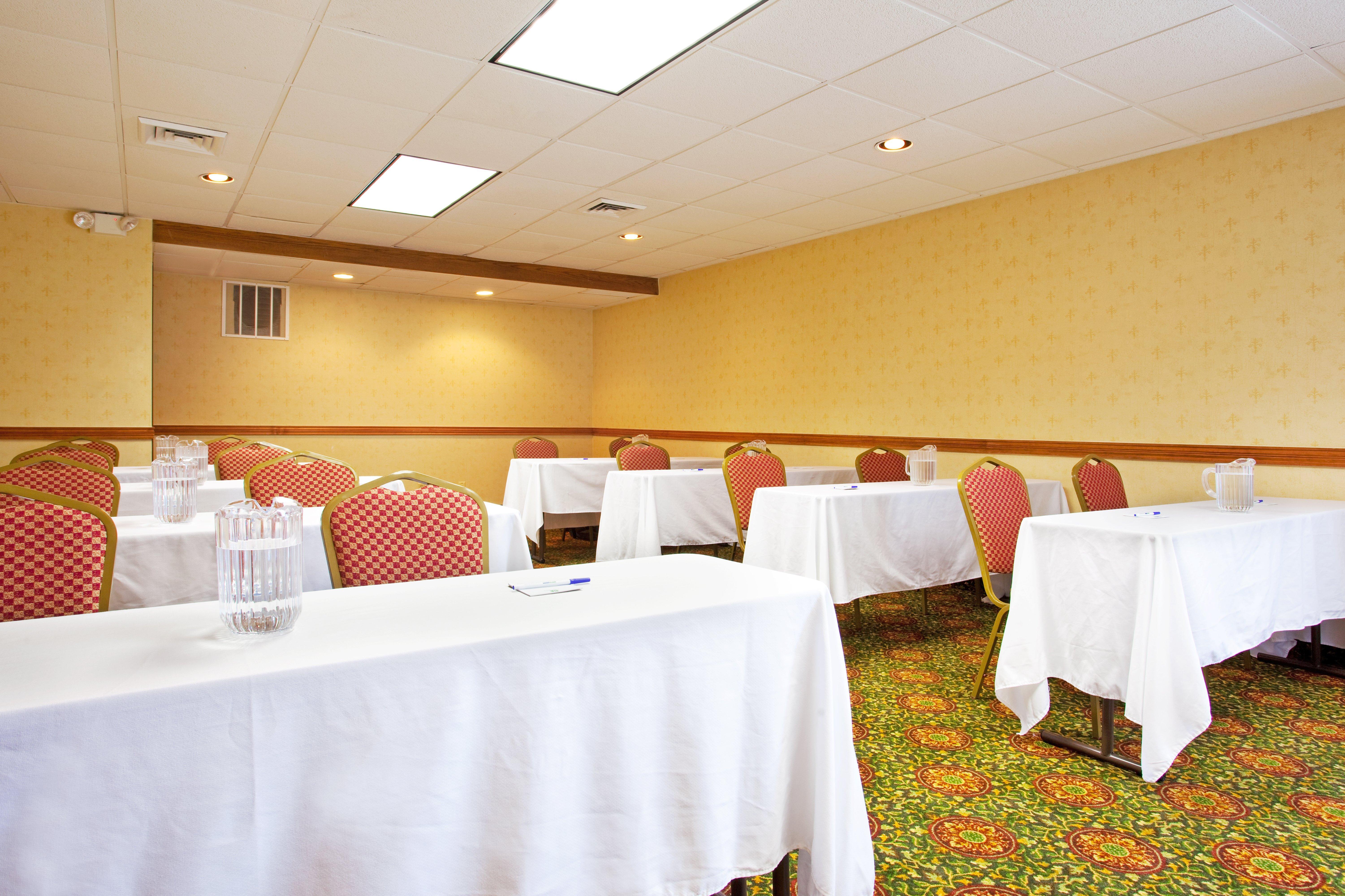 Candlewood Suites Grand Rapids Airport By Ihg Каскейд Экстерьер фото