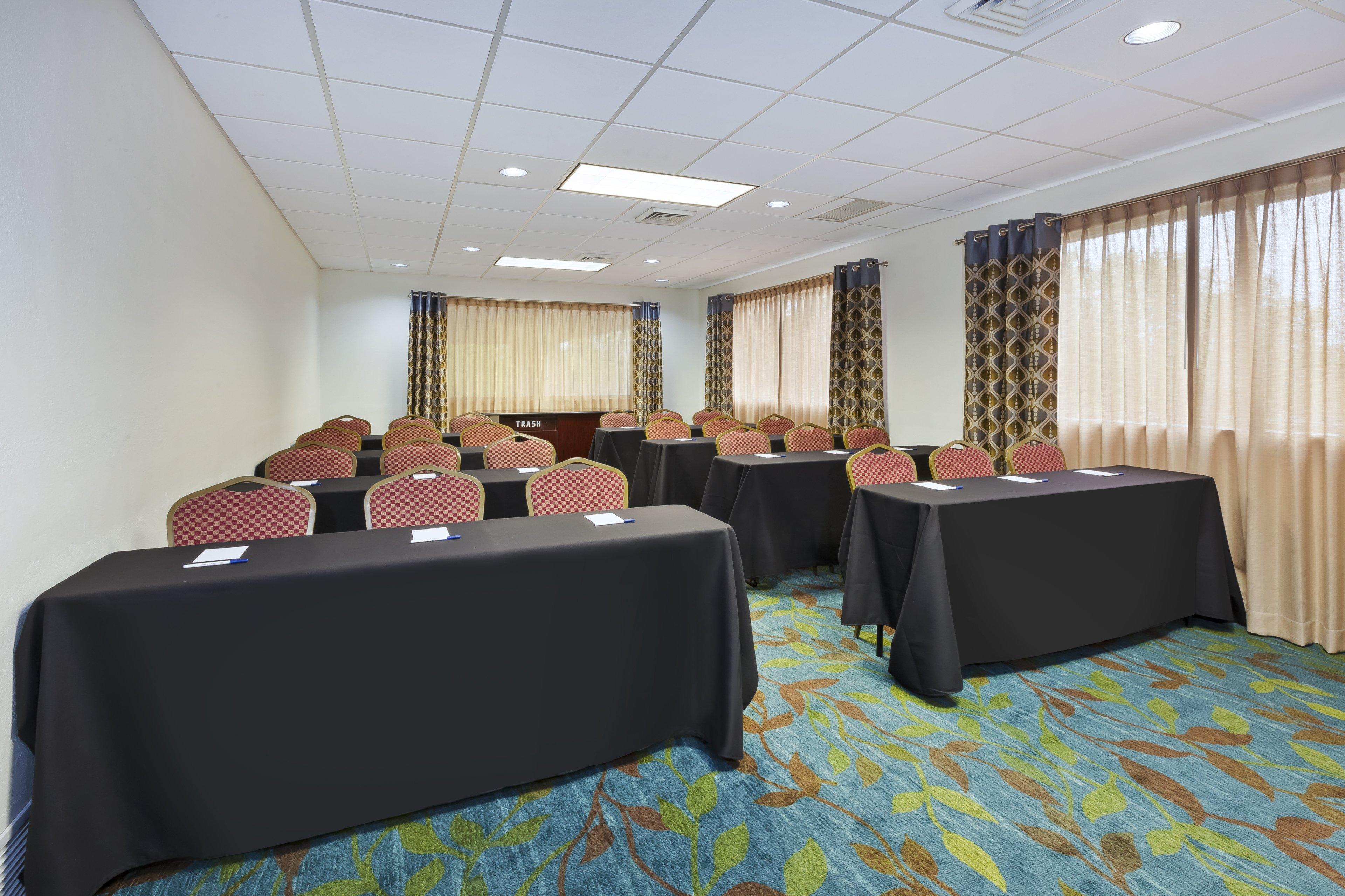 Candlewood Suites Grand Rapids Airport By Ihg Каскейд Экстерьер фото