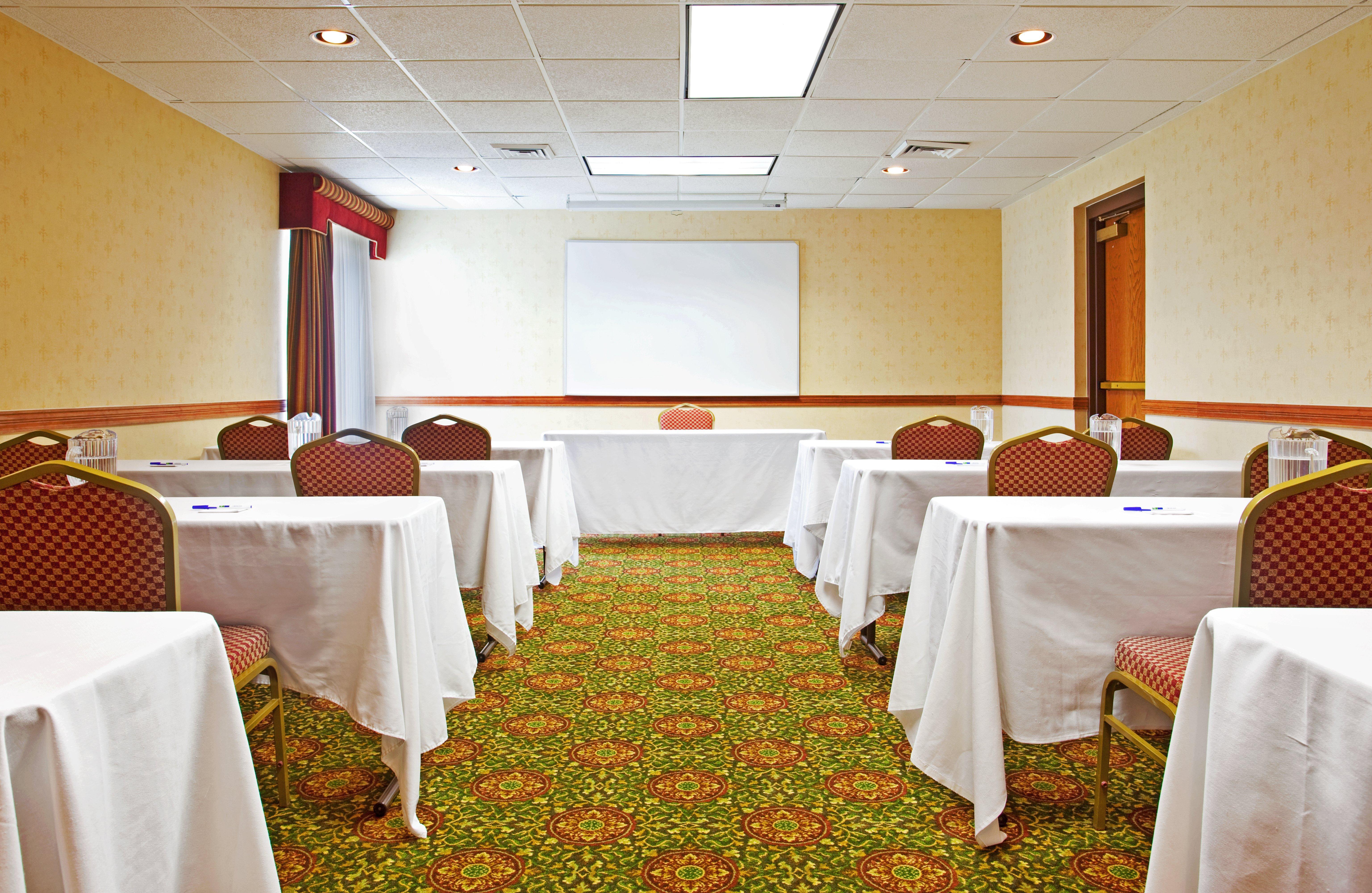 Candlewood Suites Grand Rapids Airport By Ihg Каскейд Экстерьер фото