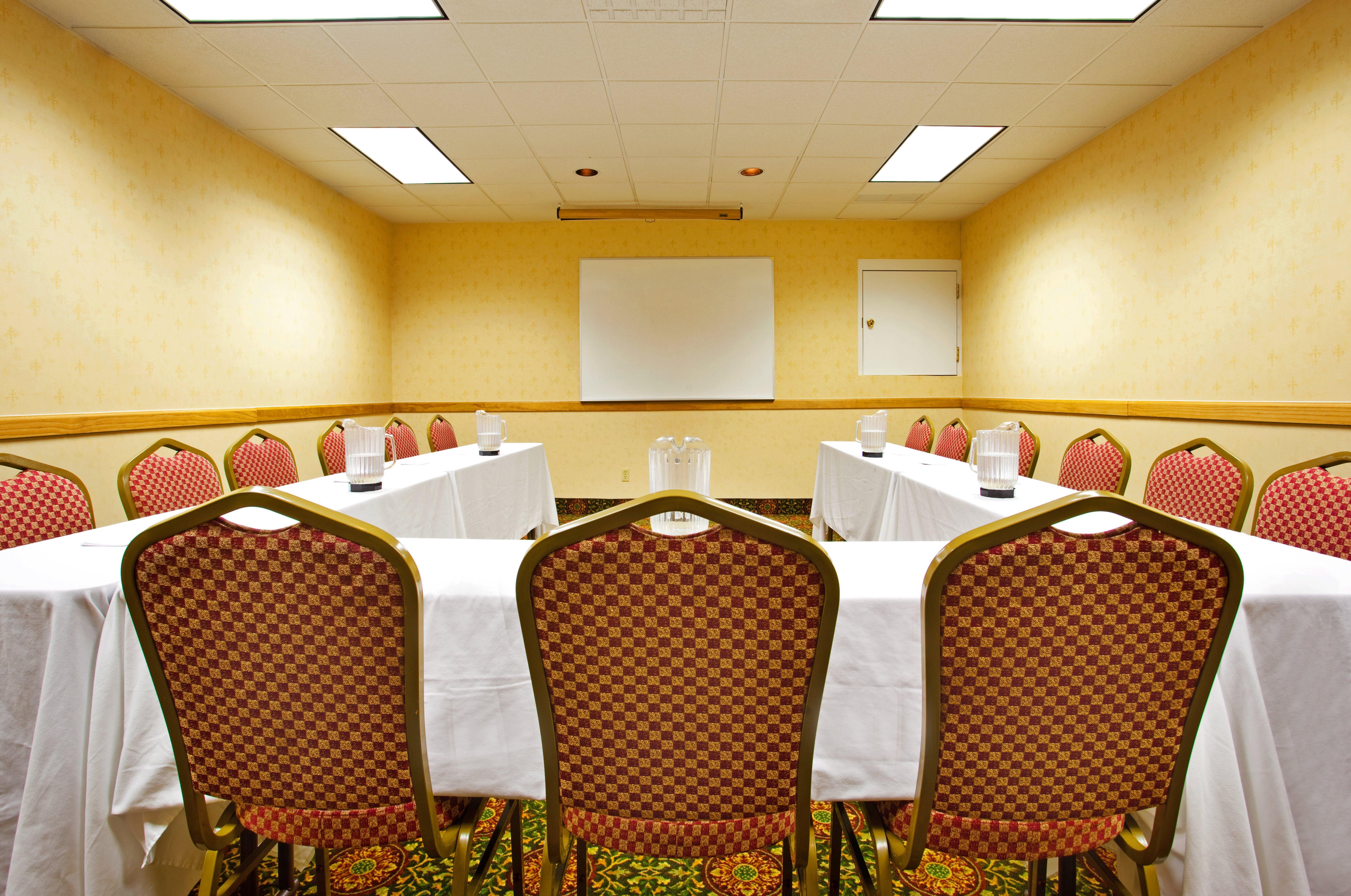 Candlewood Suites Grand Rapids Airport By Ihg Каскейд Экстерьер фото