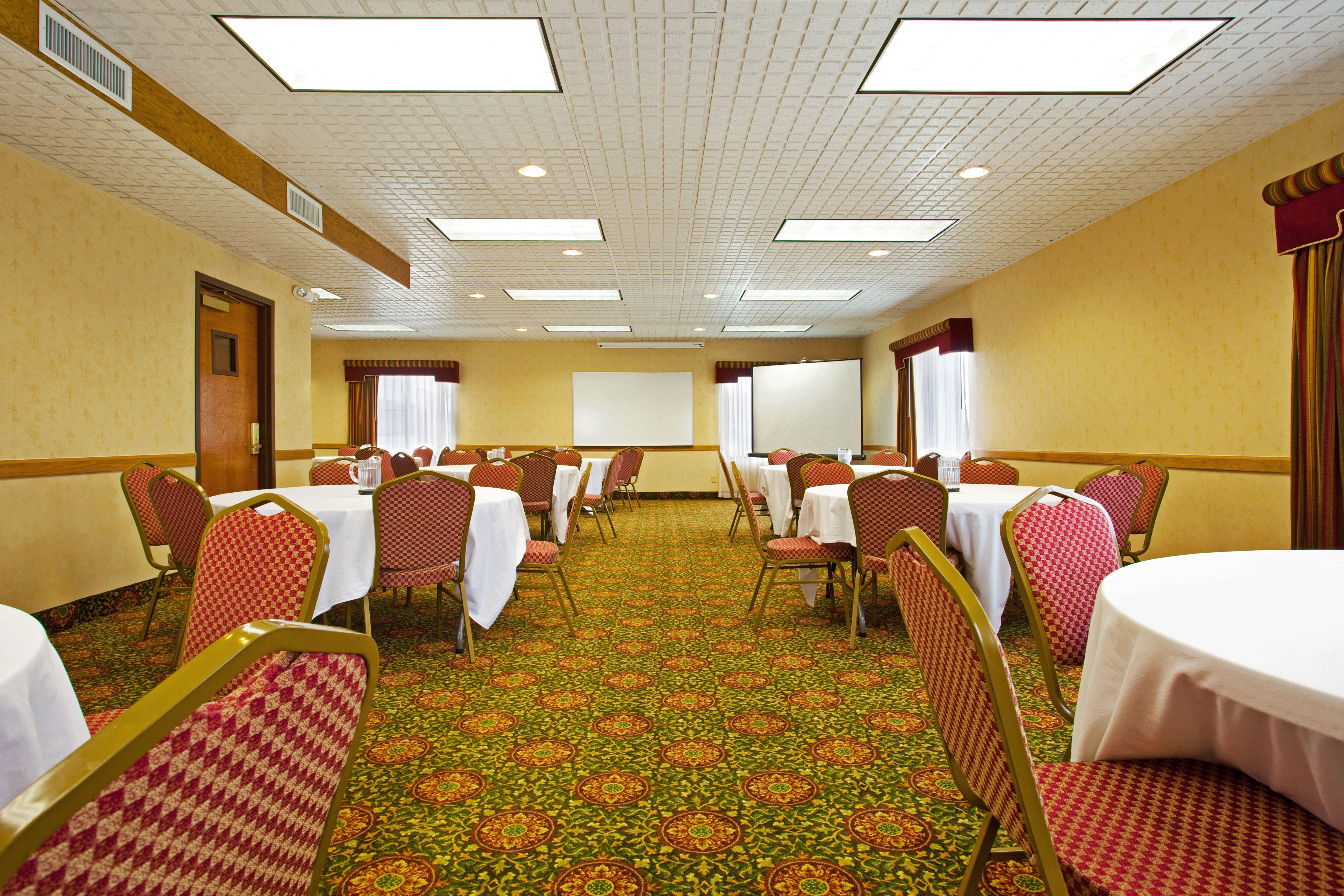 Candlewood Suites Grand Rapids Airport By Ihg Каскейд Экстерьер фото