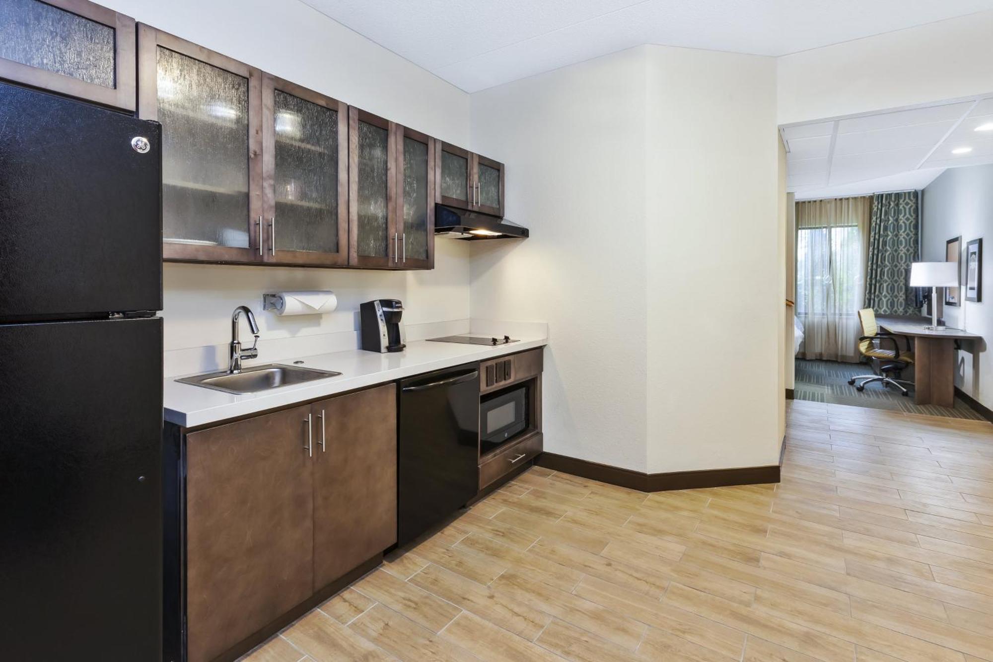 Candlewood Suites Grand Rapids Airport By Ihg Каскейд Экстерьер фото