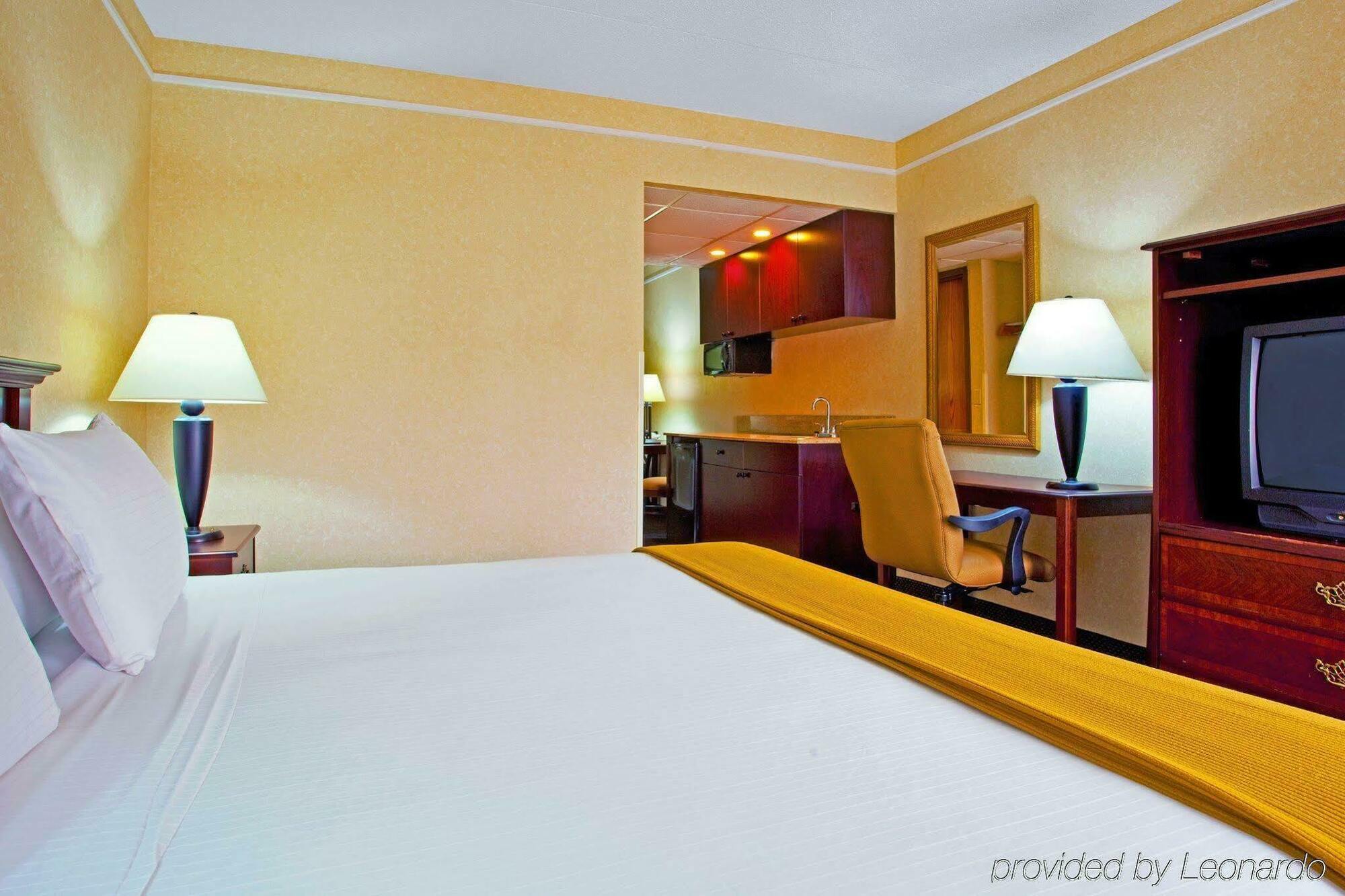 Candlewood Suites Grand Rapids Airport By Ihg Каскейд Экстерьер фото